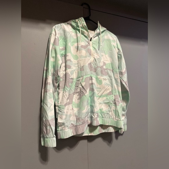 New Balance - Half Zip Pastel Camouflage Windbreaker (Size S) - Picture 2 of 12